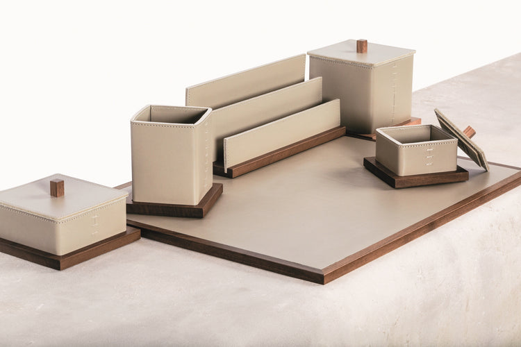 Pienza Saddle Leather And Walnut Wood Desk Set | Rabitti 1969