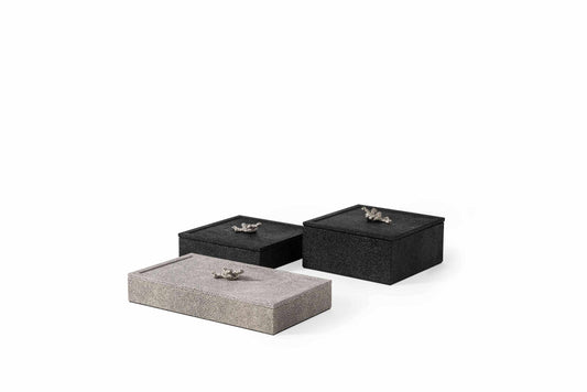 Thalia Trinket Box by Pinetti | Handmade in leather | Metal decorative element plated in 24k gold or silver polished | Home Decor Accessories | 2Jour Concierge, your luxury lifestyle shop