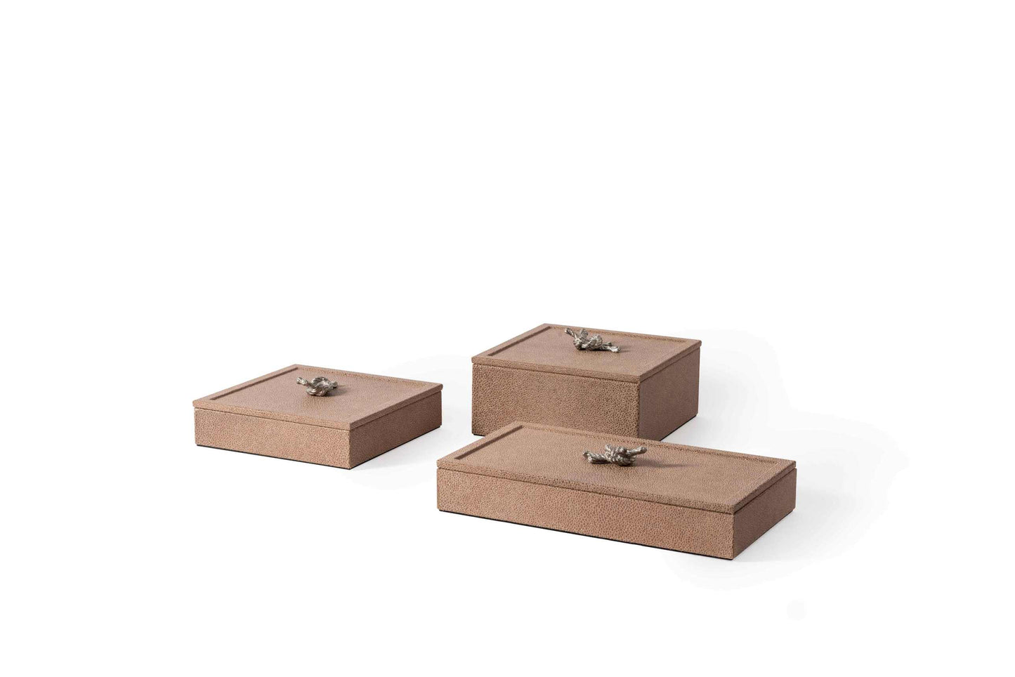 Thalia Trinket Box by Pinetti | Handmade in leather | Metal decorative element plated in 24k gold or silver polished | Home Decor Accessories | 2Jour Concierge, your luxury lifestyle shop