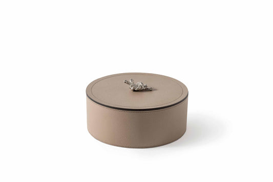 Thalia Trinket Box by Pinetti | Handmade in leather | Metal decorative element plated in 24k gold or silver polished | Home Decor Accessories | 2Jour Concierge, your luxury lifestyle shop