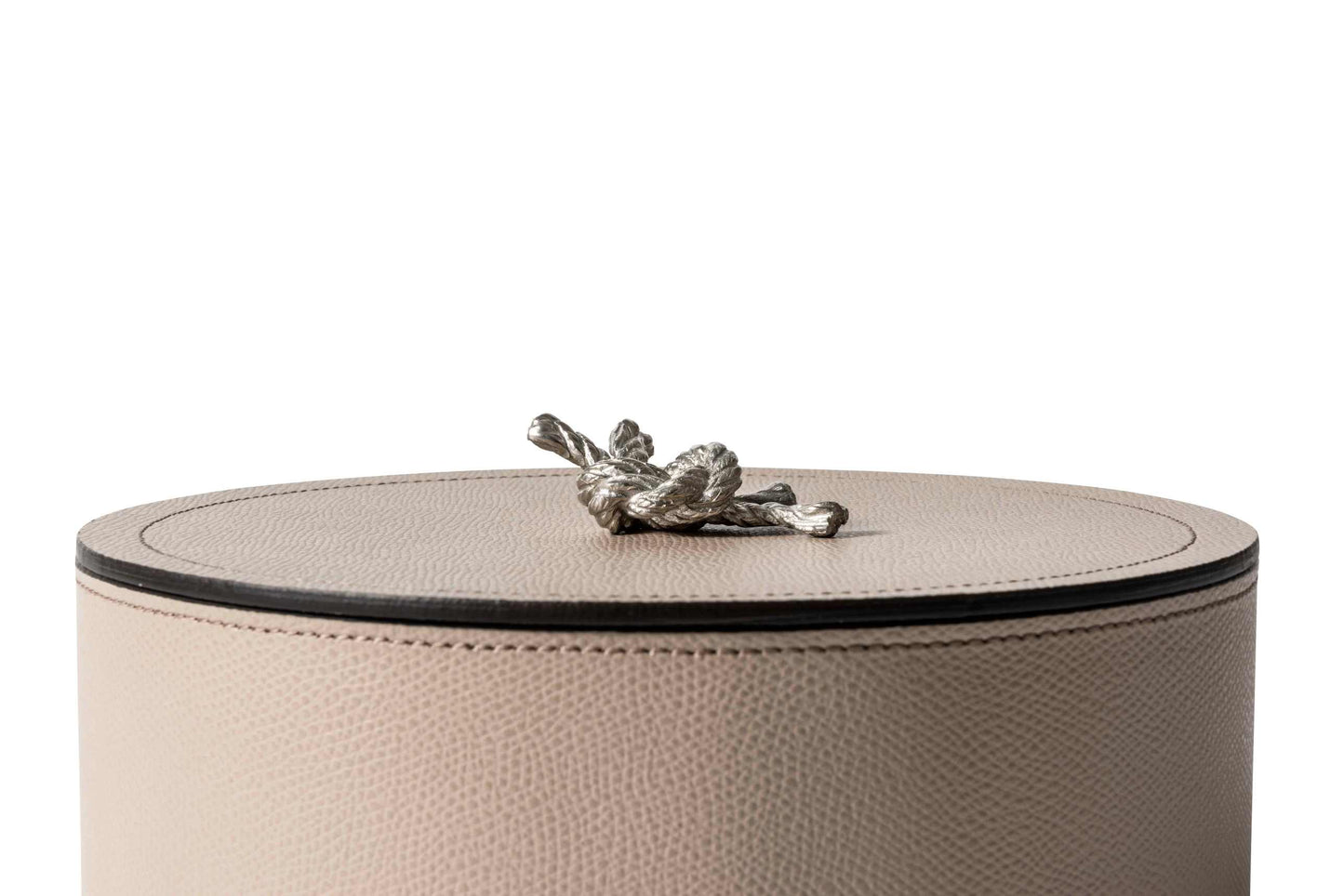 Thalia Trinket Box by Pinetti | Handmade in leather | Metal decorative element plated in 24k gold or silver polished | Home Decor Accessories | 2Jour Concierge, your luxury lifestyle shop