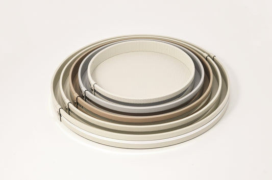 Pinetti Venere Round Leather-Covered Wood Tray With Chromed Frame | Tray with wood base covered in leather | Features a non-slip base and chromed frame | Explore Luxury Lifestyle Accessories at 2Jour Concierge, #1 luxury high-end gift & lifestyle shop