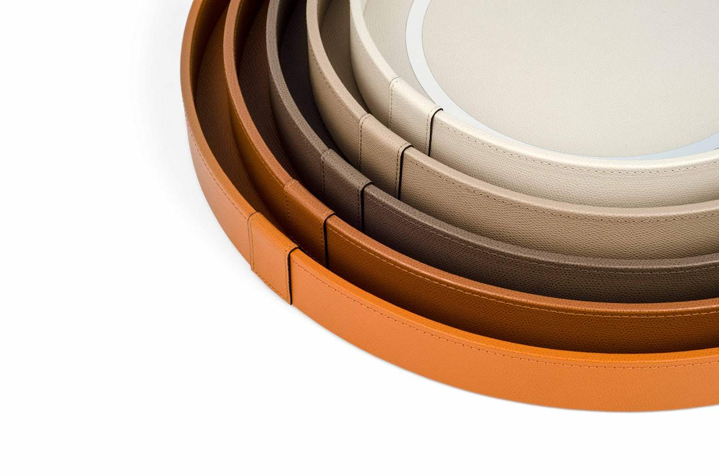 Pinetti Venere Round Leather-Covered Wood Tray With Inner Chromed Frame | Tray with wood base covered in leather | Features a non-slip base and inner chromed frame | Explore Luxury Lifestyle Accessories at 2Jour Concierge, #1 luxury high-end gift & lifestyle shop
