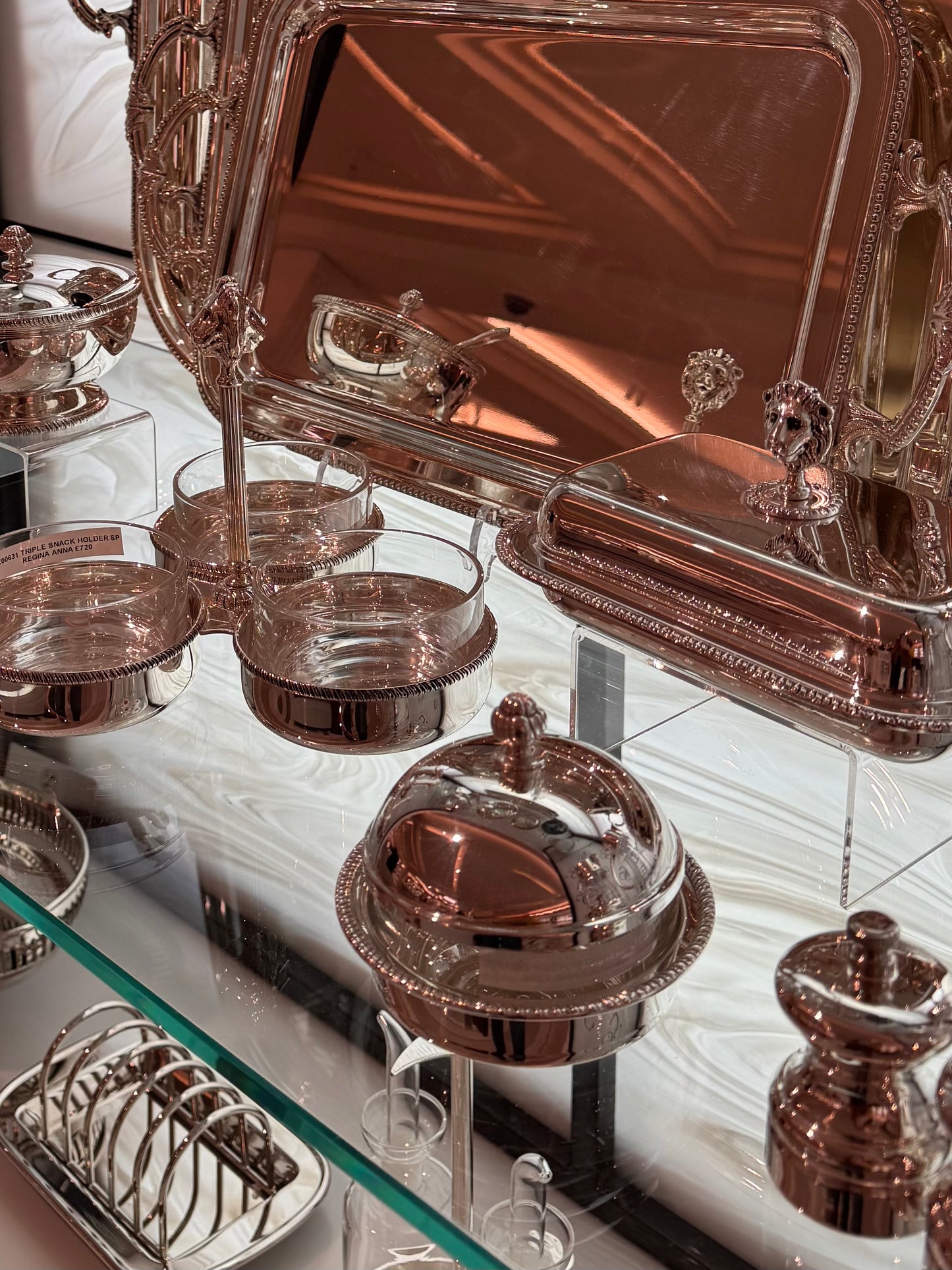 Zanetto Regina Anna | Individual Butter Holder: Silver-plated metal with crystal glass and smooth, shiny finish, ideal for single-serve butter portions | Tableware & Serveware / Butter Dishes | 2Jour Concierge, your luxury lifestyle shop