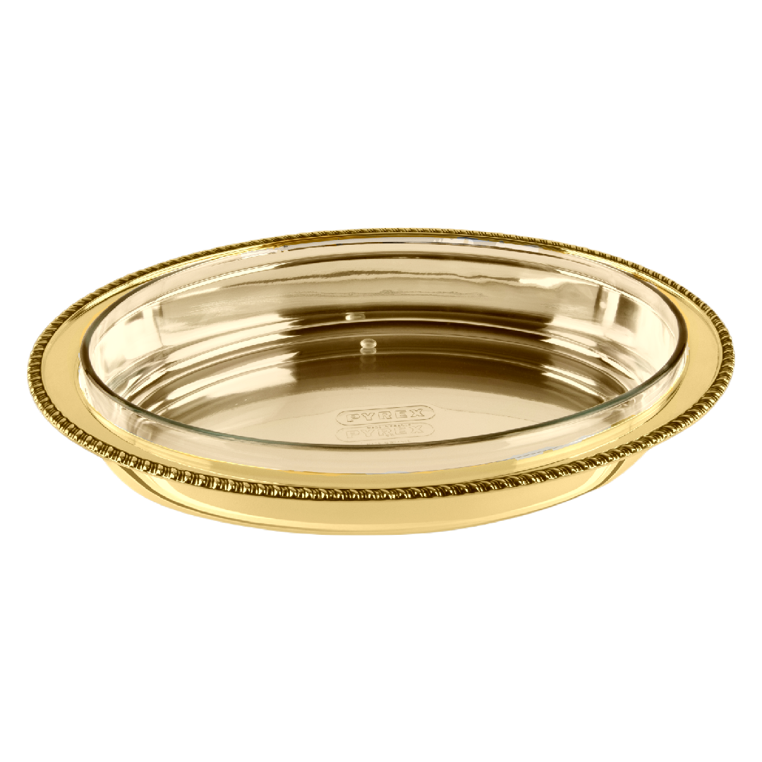 Zanetto Regina Anna | Oval Dish Container: Gold-plated metal with Pyrex glass and smooth, shiny finish, ideal for family-style serving | Tableware & Serveware / Dish Containers | 2Jour Concierge, your luxury lifestyle shop