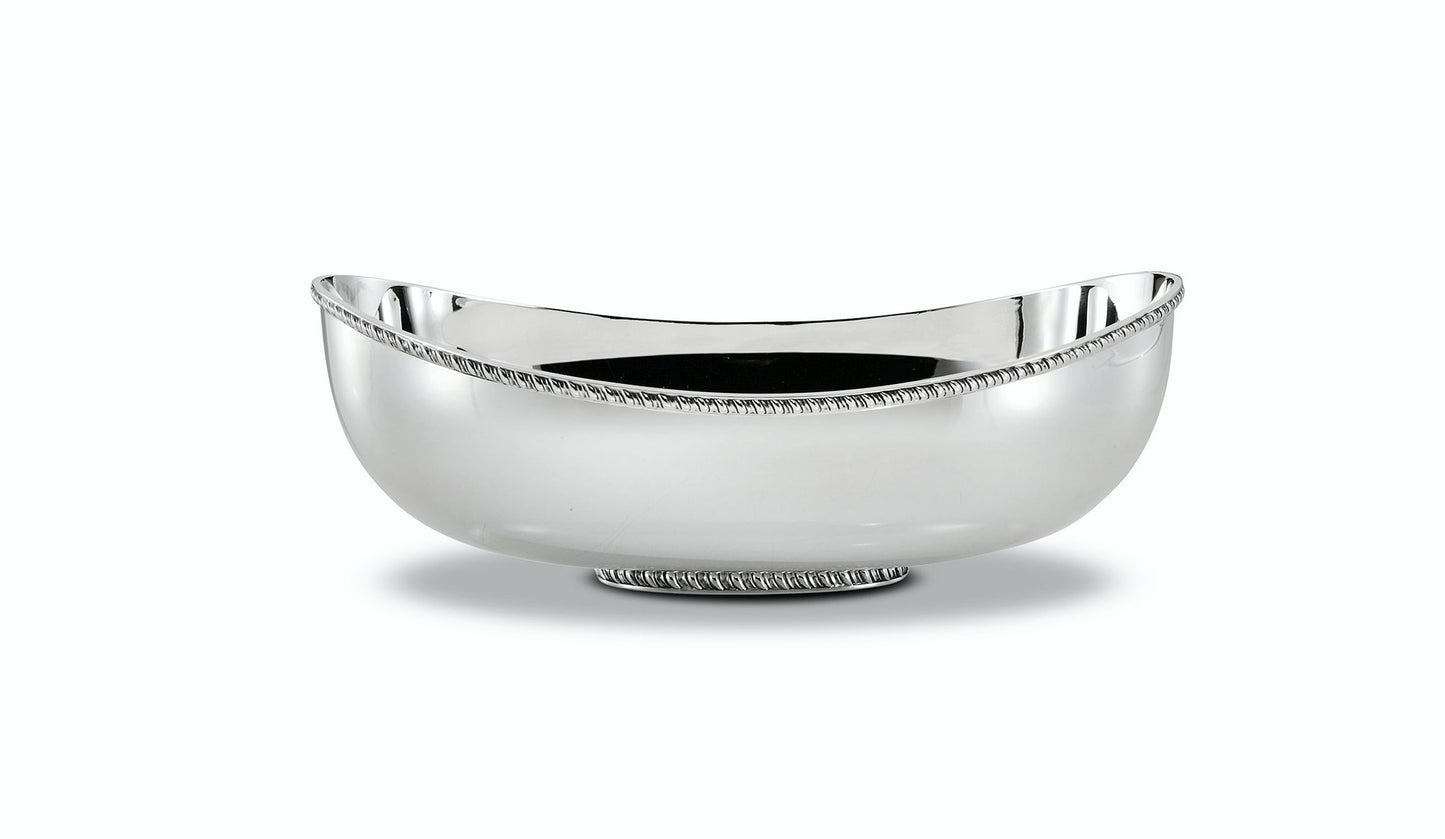 Zanetto Regina Anna | Oval Fruit Bowl Centrepiece: Silver-plated metal with smooth & shiny finish, ideal for serving fruit and as a decorative centerpiece | Tableware & Serveware / Bowls | 2Jour Concierge, your luxury lifestyle shop