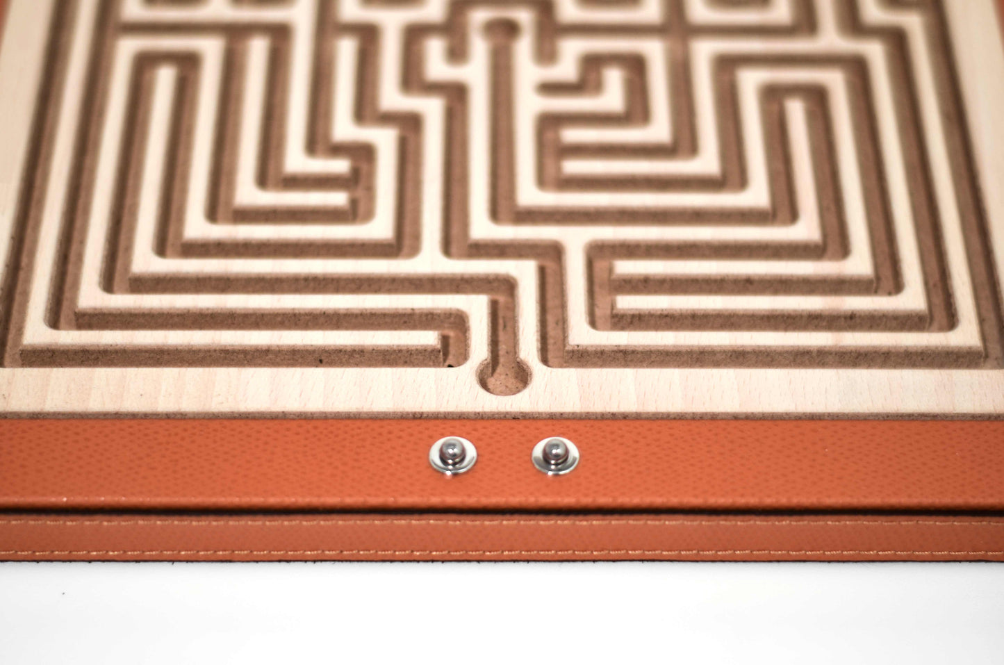 Pinetti Arianna Labyrinth Game Set | 2Jour Concierge, #1 luxury high-end gift & lifestyle shop
