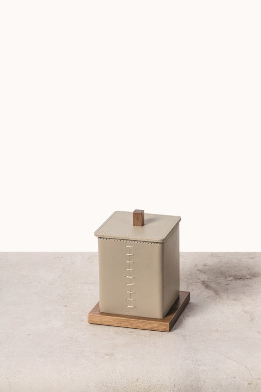 Rabitti 1969 Pienza Saddle Leather and Walnut Wood Pen Holder | Elegant Desk Accessory | Crafted from High-Quality Leather and Walnut Wood | Designed to Complement the Pienza Desk Set | Explore More Luxury Desk Accessories at 2Jour Concierge, #1 luxury high-end gift & lifestyle shop