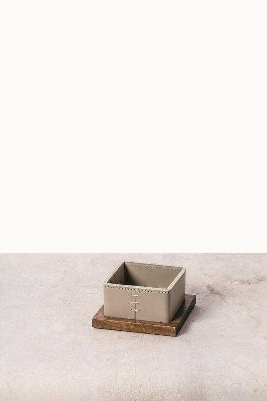 Rabitti 1969 Pienza Saddle Leather and Walnut Wood Clip Holder | Sophisticated Desk Accessory | Crafted from High-Quality Leather and Walnut Wood | Designed to Complement the Pienza Desk Set | Explore More Luxury Desk Accessories at 2Jour Concierge, #1 luxury high-end gift & lifestyle shop