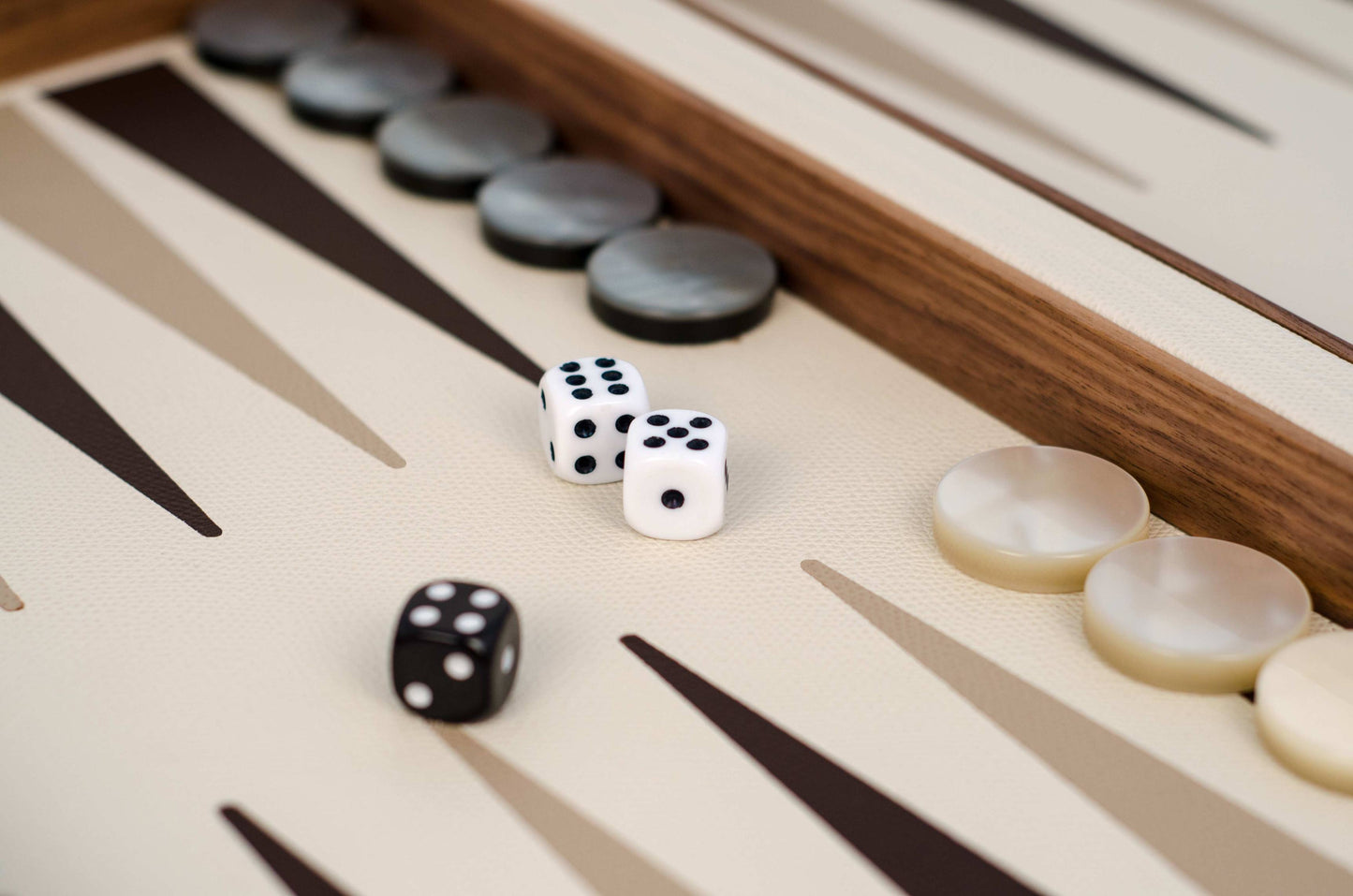 Pinetti Leather-Covered Walnut Wood Backgammon Game Set | Exquisite Craftsmanship | Premium Walnut Wood Construction | Elegant Leather Cover | Perfect for Leisure and Entertainment | Explore a Range of Luxury Home Accessories at 2Jour Concierge, #1 luxury high-end gift & lifestyle shop