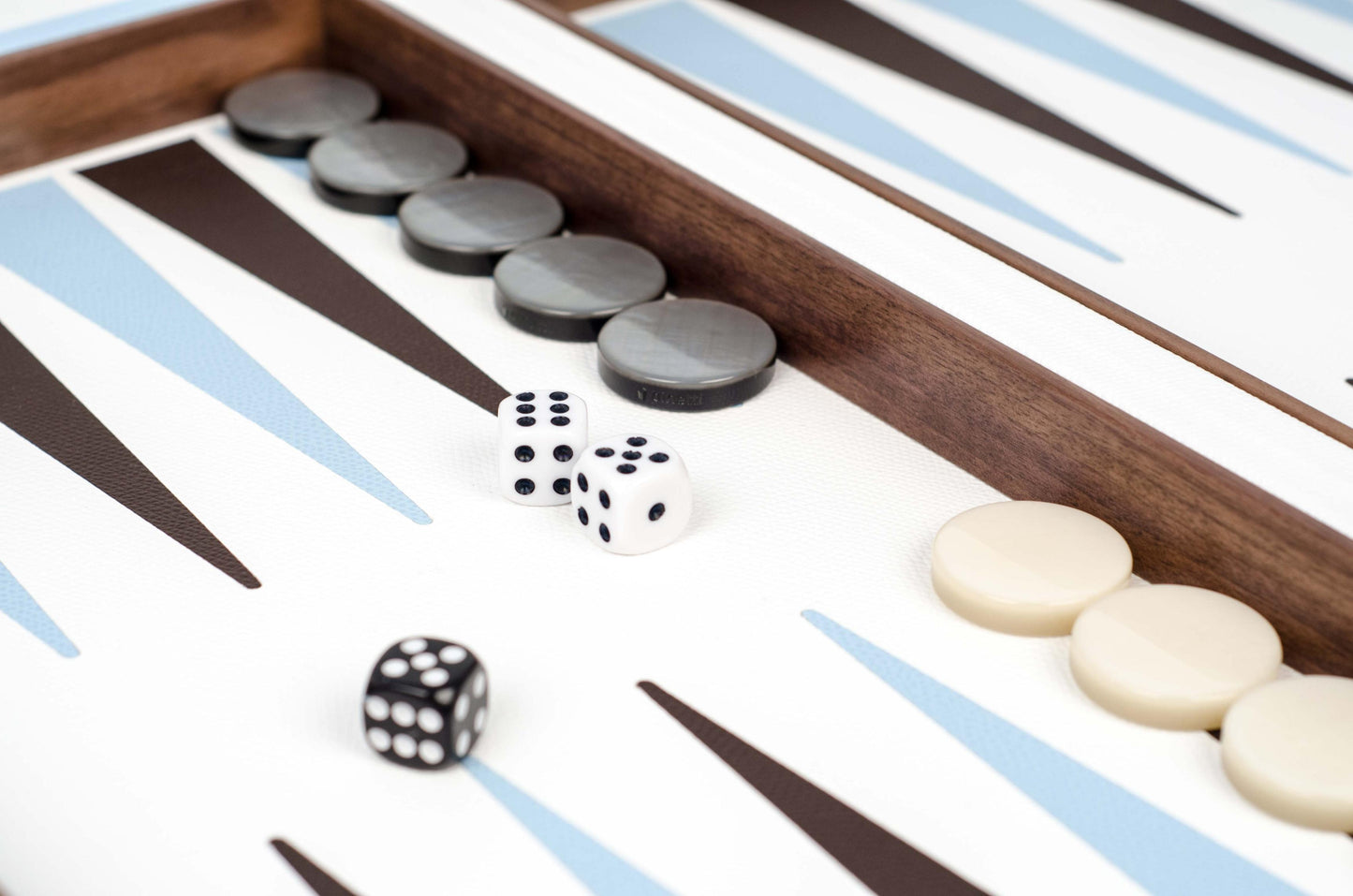 Pinetti Leather-Covered Walnut Wood Backgammon Game Set | Exquisite Craftsmanship | Premium Walnut Wood Construction | Elegant Leather Cover | Perfect for Leisure and Entertainment | Explore a Range of Luxury Home Accessories at 2Jour Concierge, #1 luxury high-end gift & lifestyle shop
