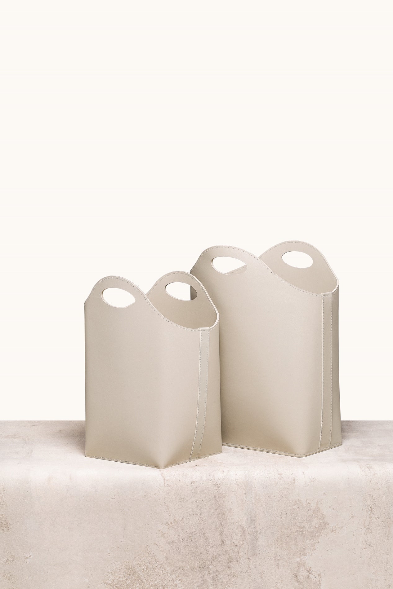 Rabitti 1969 Tau Saddle Leather Storage Basket With Handles | Elegant and Functional Storage Solution | Crafted with High-Quality Saddle Leather | Handles for Convenient Use | Explore a Range of Luxury Home Accessories at 2Jour Concierge, #1 luxury high-end gift & lifestyle shop
