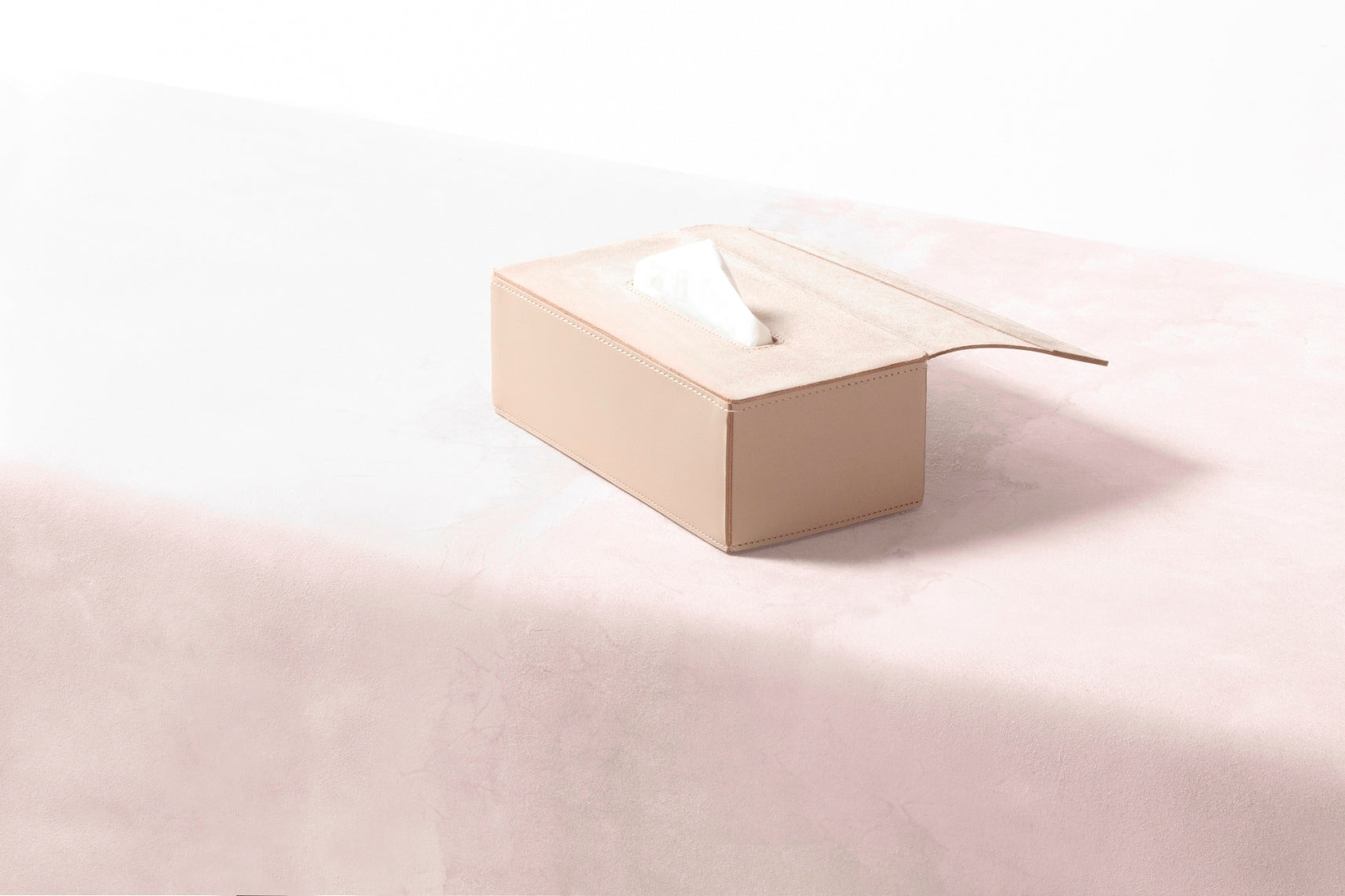 Rabitti 1969 Fold Saddle Leather Tissue Holder | Elegant and Functional Tissue Holder | Crafted with High-Quality Saddle Leather | Elevate Your Home Decor with Luxury and Style | Explore a Range of Luxury Accessories at 2Jour Concierge, #1 luxury high-end gift & lifestyle shop