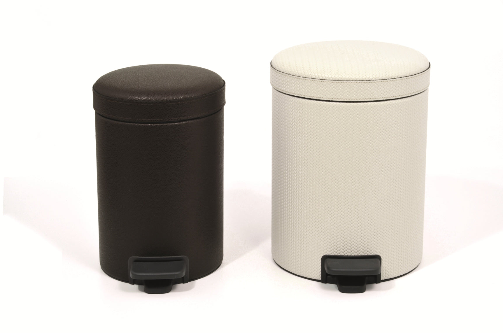 Pinetti Pedal Bin | Round pedal bin with metal structure covered in leather | Home and Office Accessories | 2Jour Concierge, your luxury lifestyle shop
