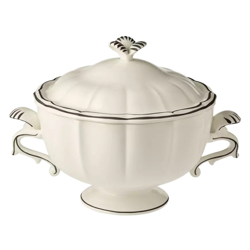Gien Les Filets | Soup Tureen: Fine earthenware with hand-painted rim and smooth, glazed finish, ideal for presenting soups and stews at the table | Tableware & Serveware / Tureens & Serving Bowls | 2Jour Concierge, your luxury lifestyle shop