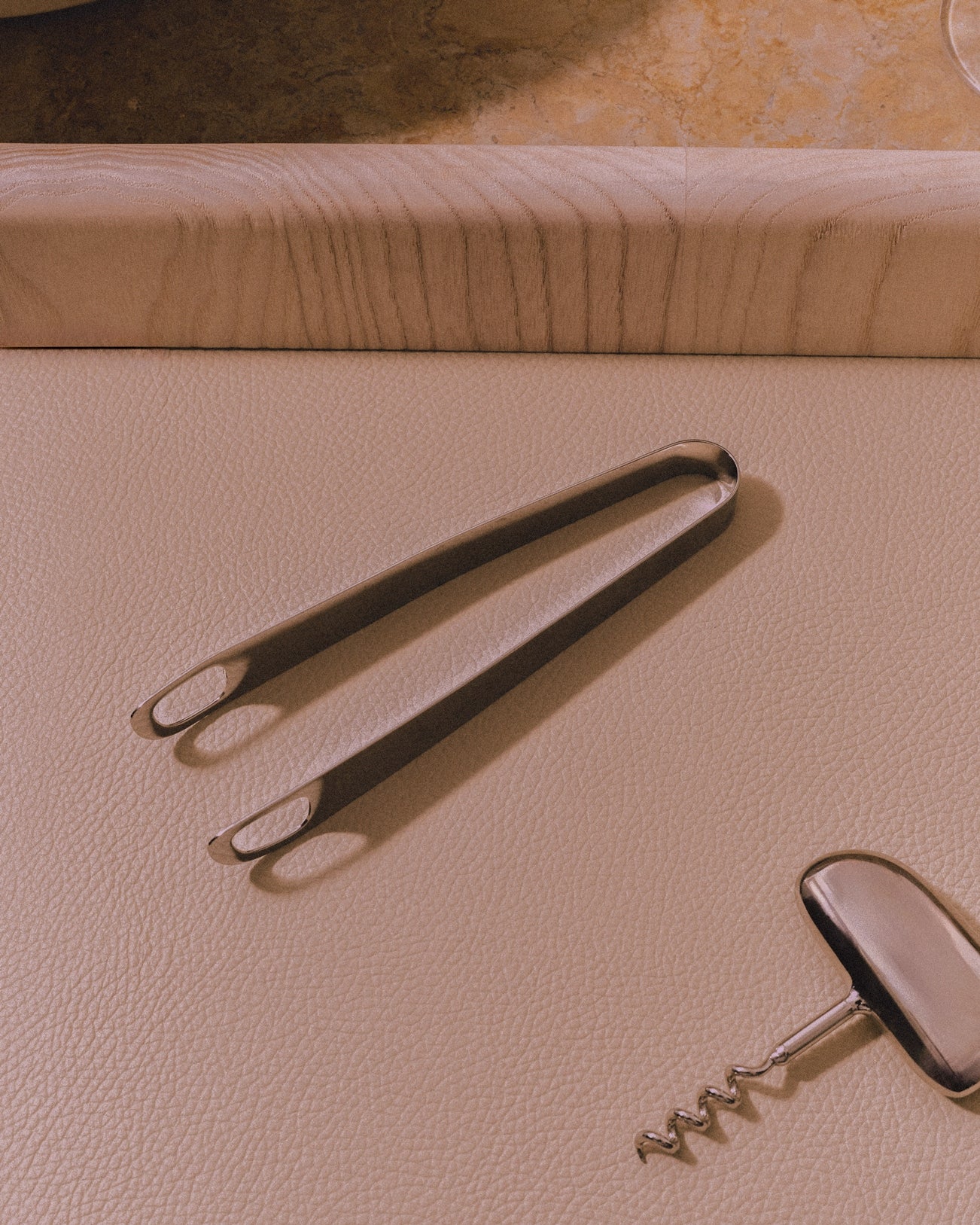 Giobagnara x Kelly Wearstler Maris Bar Accessories Set
Maris Bar Accessories Set | Marble structure with sandblasted aluminum accents, available in five elegant finishes | Includes polished stainless steel tools: corkscrew, cocktail picks, bottle opener, knife, ice tongs, mixing spoon, and leather coasMaris Ice Tongs | Polished stainless steel ice tongs with flowing lines for a stylish cocktail-making experience | Durable and sophisticated | Barware Accessories | 2Jour Concierge, your luxury lifestyle shop