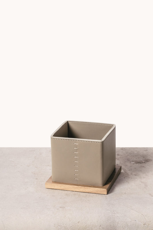 Rabitti 1969 Pienza Saddle Leather and Walnut Wood Trinket Bowl | Exquisite Desk Accessory | Handcrafted from Fine Leather and Walnut Wood | A Perfect Addition to the Pienza Desk Set | Explore More Luxury Desk Accessories at 2Jour Concierge, #1 luxury high-end gift & lifestyle shop