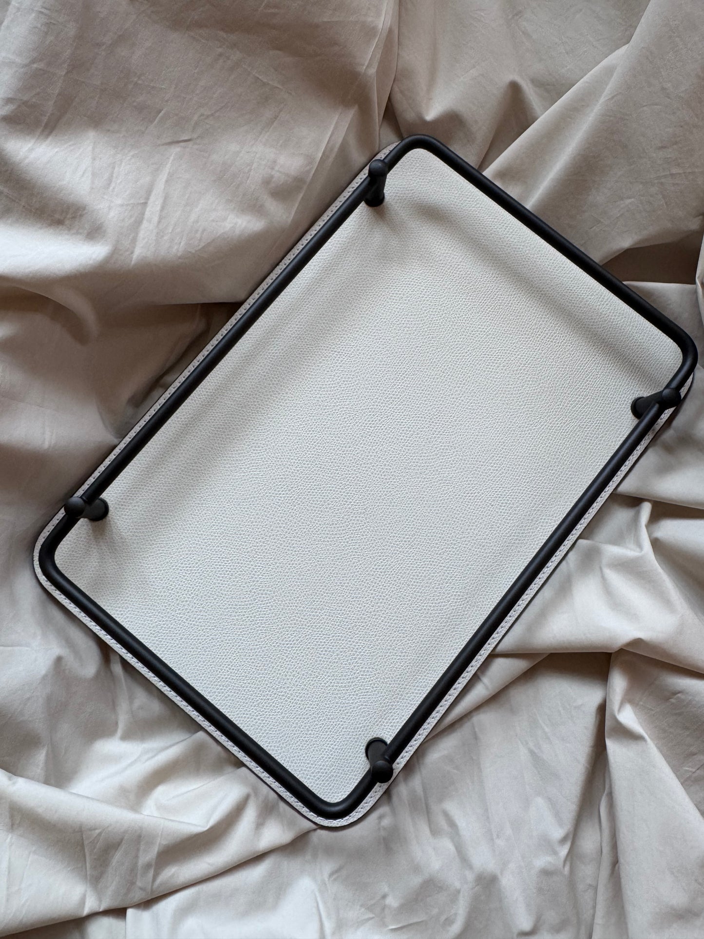 Rondò Leather-Covered Metal Tray Round with Brass Frame and Handles