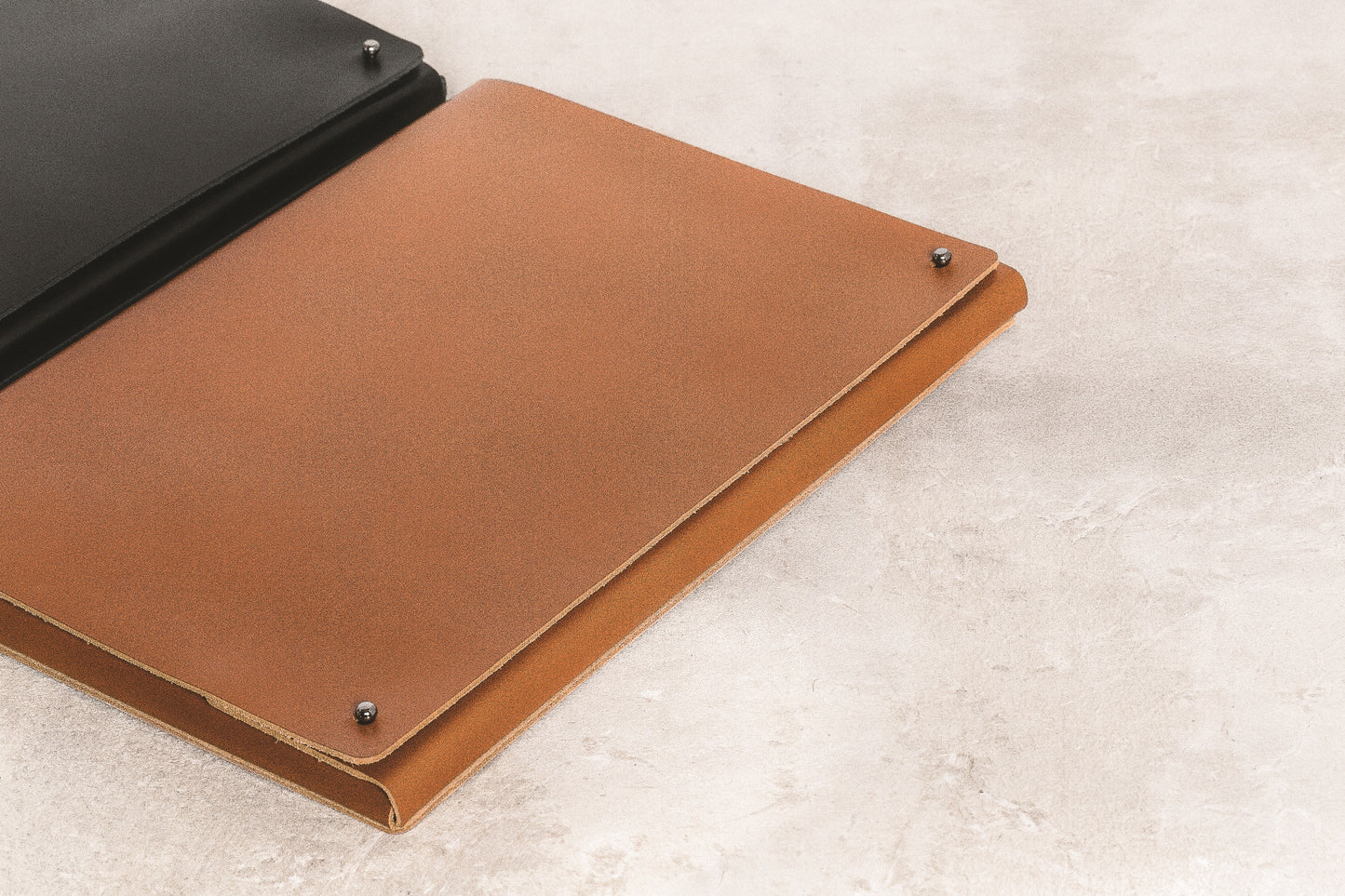 Galata Saddle Leather Folder