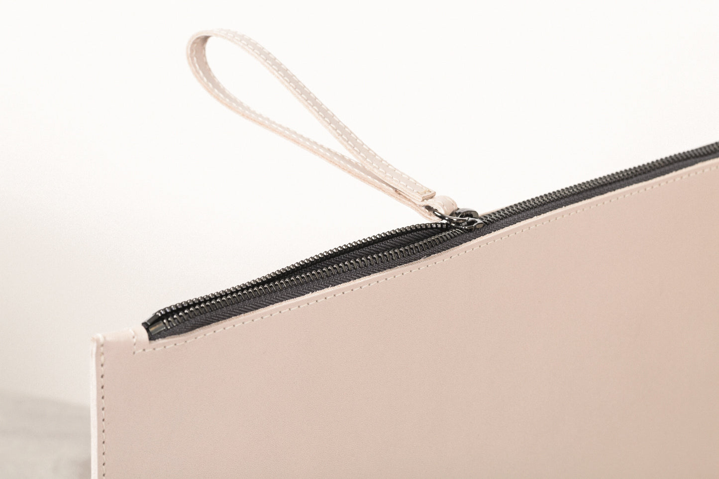 Rabitti 1969 Capri Zip Pouch | Water-Resistant Saddle Leather | Stylish and Practical Zip Pouch | Elevate Your Accessories with Luxury and Style | Explore a Range of Luxury Leather Goods at 2Jour Concierge, #1 luxury high-end gift & lifestyle shop