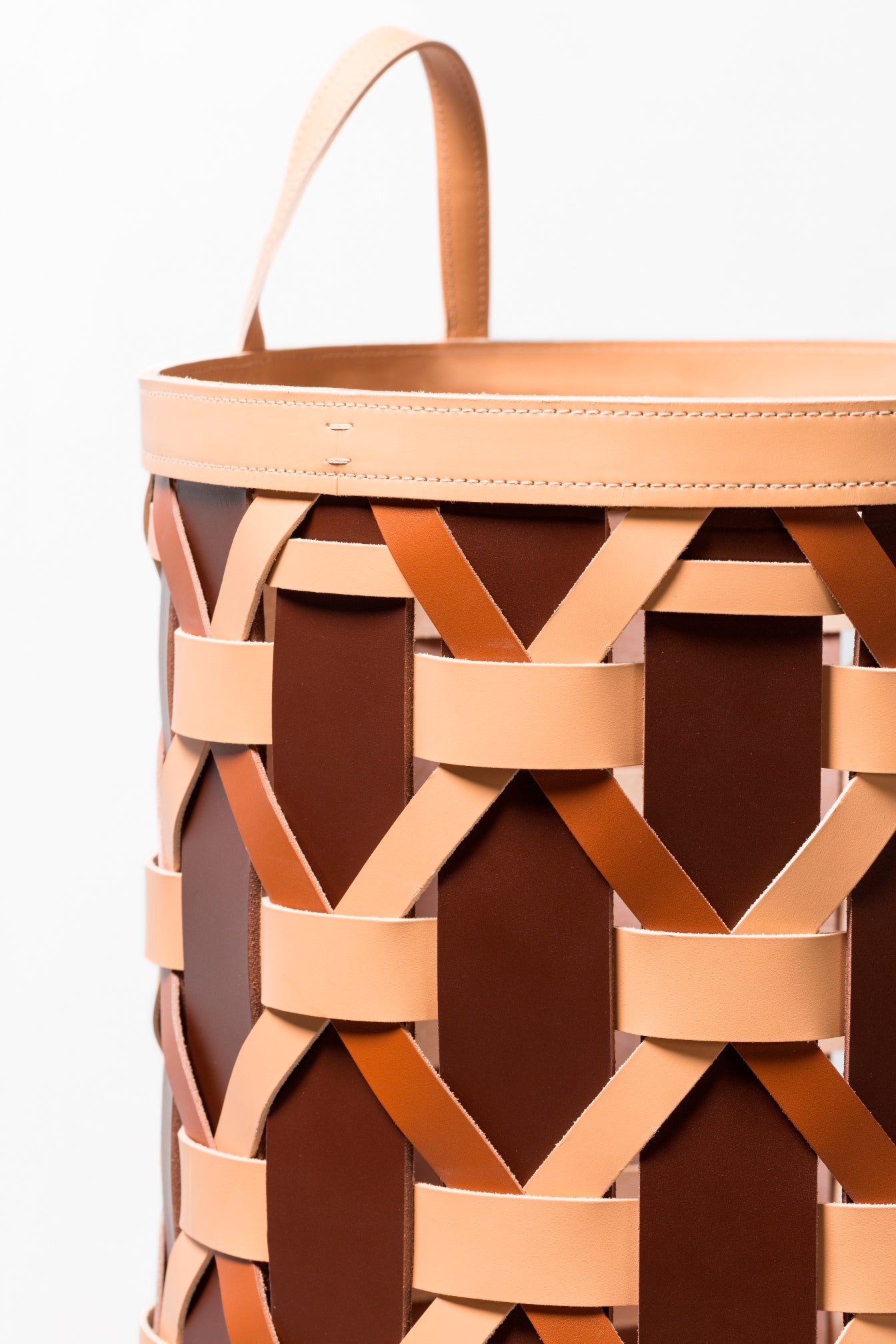 Rabitti 1969 Palù Round Multicolor Saddle Leather Storage Basket | Elegant and Functional Storage Solution | Crafted with High-Quality Saddle Leather | Handles for Convenient Use | Explore a Range of Luxury Home Accessories at 2Jour Concierge, #1 luxury high-end gift & lifestyle shop