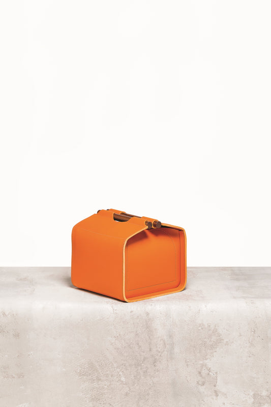 Rabitti 1969 Jota Square Saddle Leather Storage Baskets | Elegant and Functional Storage Solution | Crafted with High-Quality Saddle Leather | Solid Palisander Handles for a Touch of Luxury | Explore a Range of Luxury Home Accessories at 2Jour Concierge, #1 luxury high-end gift & lifestyle shop