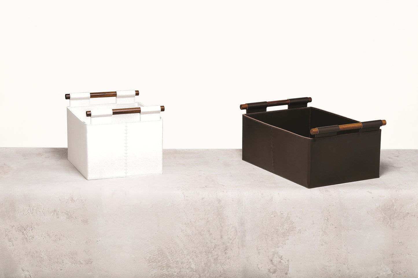 Rabitti 1969 Beta Saddle Leather Storage Baskets | Elegant and Functional Storage Solution | Crafted with High-Quality Saddle Leather | Solid Palisander Handles for a Touch of Luxury | Explore a Range of Luxury Home Accessories at 2Jour Concierge, #1 luxury high-end gift & lifestyle shop