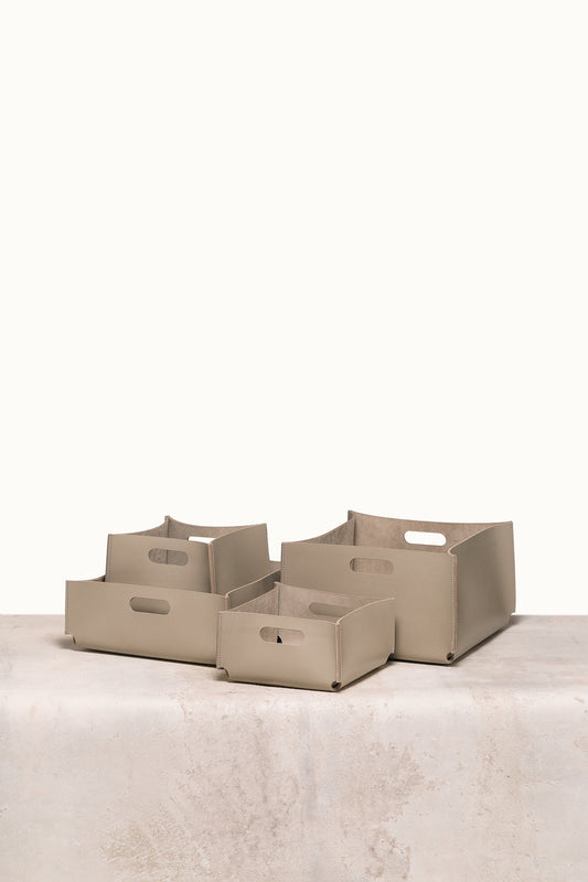 Rabitti 1969 Amsterdam Square Saddle Leather Storage Basket With Handles | Elegant and Functional Storage Solution | Crafted with High-Quality Saddle Leather | Handles for Convenient Use | Explore a Range of Luxury Home Accessories at 2Jour Concierge, #1 luxury high-end gift & lifestyle shop