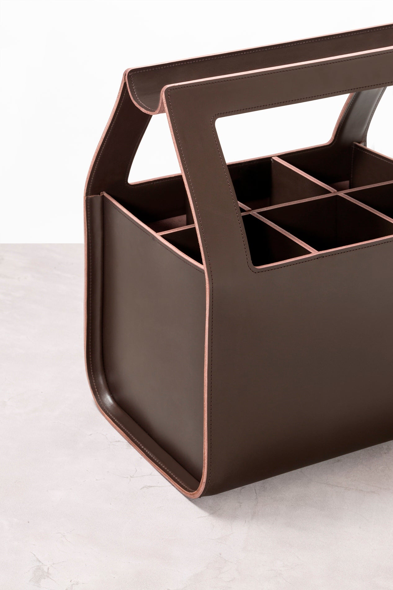 Rabitti 1969 Copenhagen Saddle Leather Storage Basket With Dividers | Elegant and Functional Storage Solution | Crafted with High-Quality Saddle Leather | Dividers for Enhanced Organization | Explore a Range of Luxury Home Accessories at 2Jour Concierge, #1 luxury high-end gift & lifestyle shop