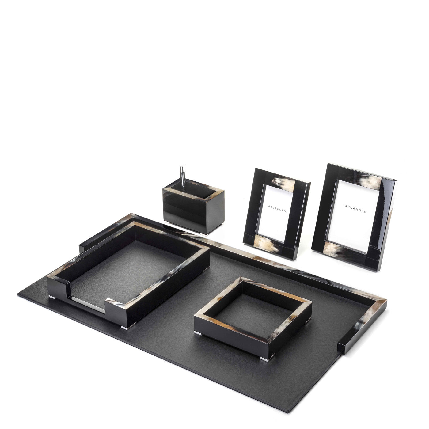 Medea Picture Frame by Arcahorn | Picture frame made of dark horn and wood with a lacquered black gloss finish | Home Decor and Picture Frames | 2Jour Concierge, your luxury lifestyle shop