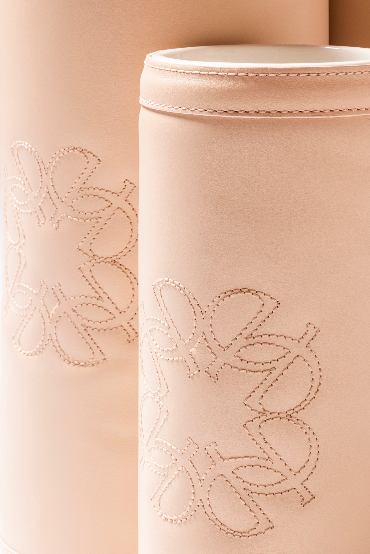 Giobagnara x Elie Saab Ecusson Vase
Ceramic vase with a removable padded leather cover adorned with the Elie Saab stitched Monogram pattern | A sophisticated addition to elevate any space | Home Decor | 2Jour Concierge, your luxury lifestyle shop