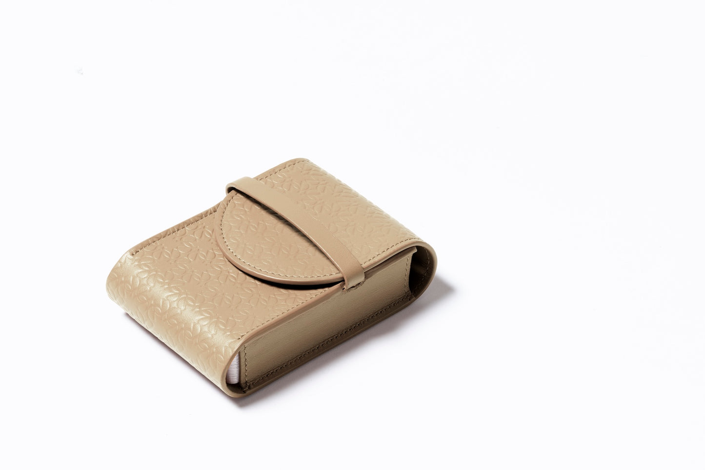 Giobagnara x Elie Saab Monogram Playing Card Pochette | Fine leather gaming card pochette featuring the Elie Saab Monogram pattern | Safeguards individual cards and serves as a stylish accessory for leisure time or holiday seasons | Games and Entertainment | 2Jour Concierge, your luxury lifestyle shop