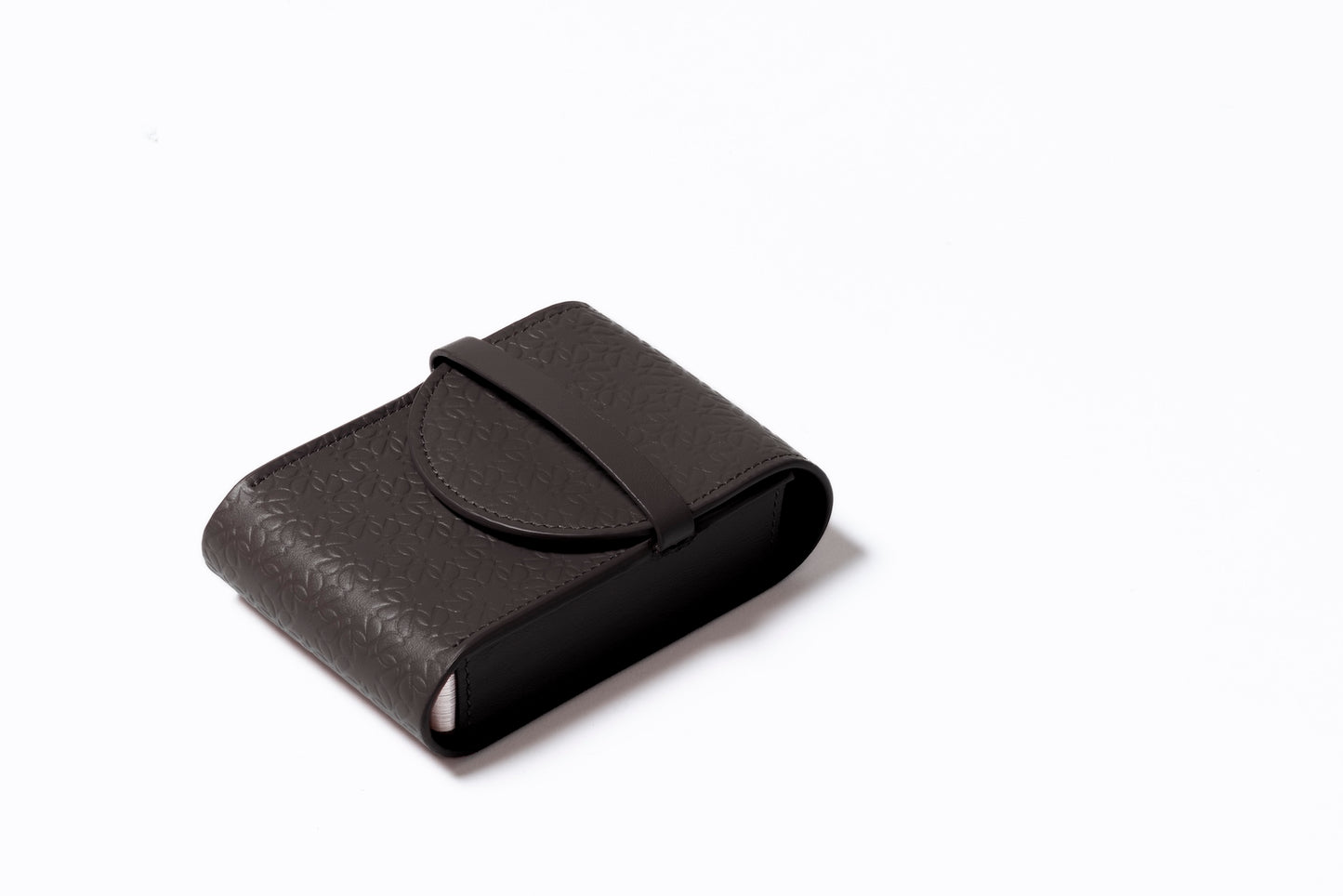 Giobagnara x Elie Saab Monogram Playing Card Pochette | Fine leather gaming card pochette featuring the Elie Saab Monogram pattern | Safeguards individual cards and serves as a stylish accessory for leisure time or holiday seasons | Games and Entertainment | 2Jour Concierge, your luxury lifestyle shop