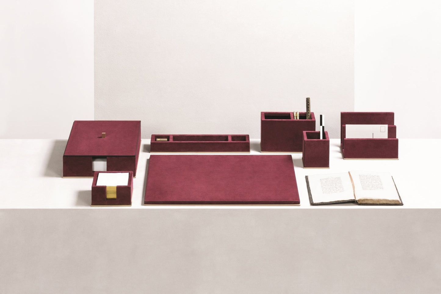 Plateau à papier A4 en bois recouvert de cuir Firenze avec couvercle et base en métal