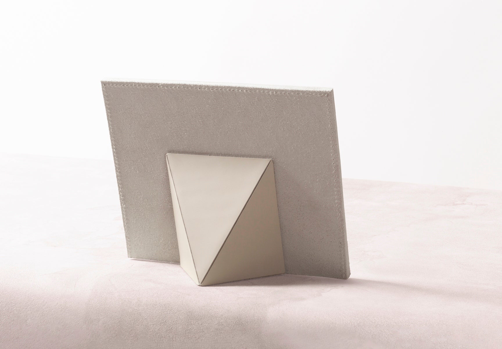 Rabitti 1969 Fold Picture Frame | Luxury photo frames and picture albums | 2Jour Concierge, #1 luxury high-end gift & lifestyle shop
