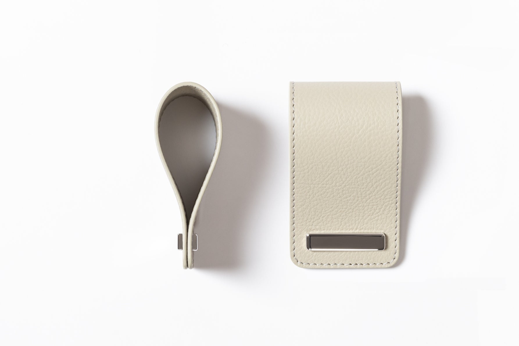 Giobagnara x Poltrona Frau Leather Napkin Ring | All-Leather Structure with Polished Chrome Closing | Elevates Table Decor with Subtle Elegance | Made in Pelle Frau® Leather | Discover Luxury Table Accessories at 2Jour Concierge, #1 luxury high-end gift & lifestyle shop