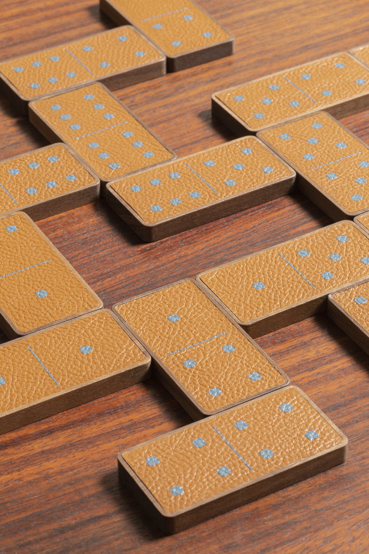 Giobagnara x Poltrona Frau Wooden Box Domino | 2Jour Concierge, #1 luxury high-end gift & lifestyle shop