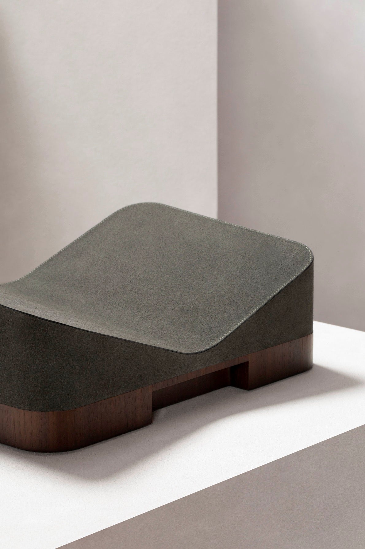 Giobagnara x Glenn Sestig Lloyd Bookstand | Versatile bookstand crafted in luxurious leather and solid wood—choose between dark-stained Canaletto walnut or wenge finishes—and also available in leather with travertine marble or full travertine marble constructions | Crafted in Italy by Giobagnara in collaboration with designer Glenn Sestig | Home Decor / Desk Accessories | 2Jour Concierge, your luxury lifestyle shop