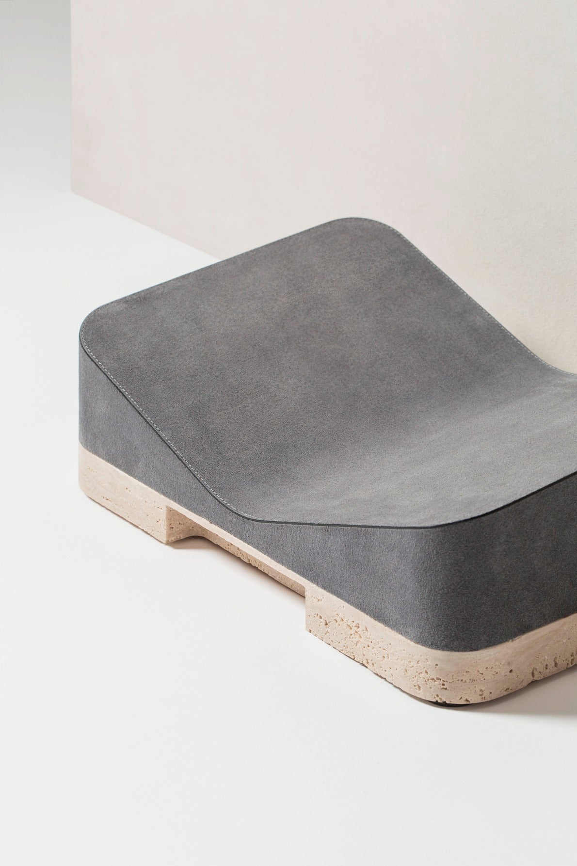 Giobagnara x Glenn Sestig Lloyd Bookstand | Versatile bookstand crafted in luxurious leather and solid wood—choose between dark-stained Canaletto walnut or wenge finishes—and also available in leather with travertine marble or full travertine marble constructions | Crafted in Italy by Giobagnara in collaboration with designer Glenn Sestig | Home Decor / Desk Accessories | 2Jour Concierge, your luxury lifestyle shop