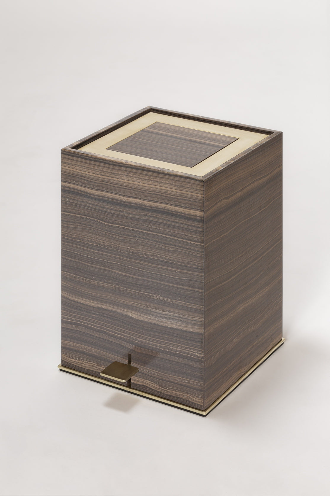Giobagnara Positano Square Marble Pedal Bin | Brass decorative lid frame, base frame, and pedal | Available in three finishes | Metal inner container | Non-slip waterproof rubber base | Explore Luxury Home Accessories at 2Jour Concierge, #1 luxury high-end gift & lifestyle shop