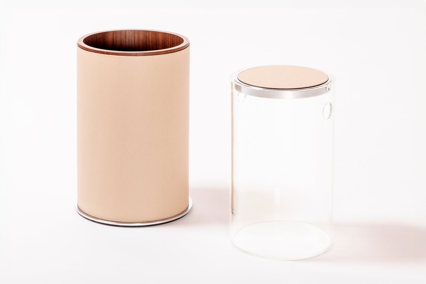 Giobagnara Positano Round Bin With Tilting Lid | Partially leather-covered walnut wood structure with a metal base frame available in three finishes | Features a non-slip waterproof rubber base, removable metal tilting lid with leather insert, and plexiglass inner structure for easy cleaning | Home Decor and Storage | 2Jour Concierge, your luxury lifestyle shop