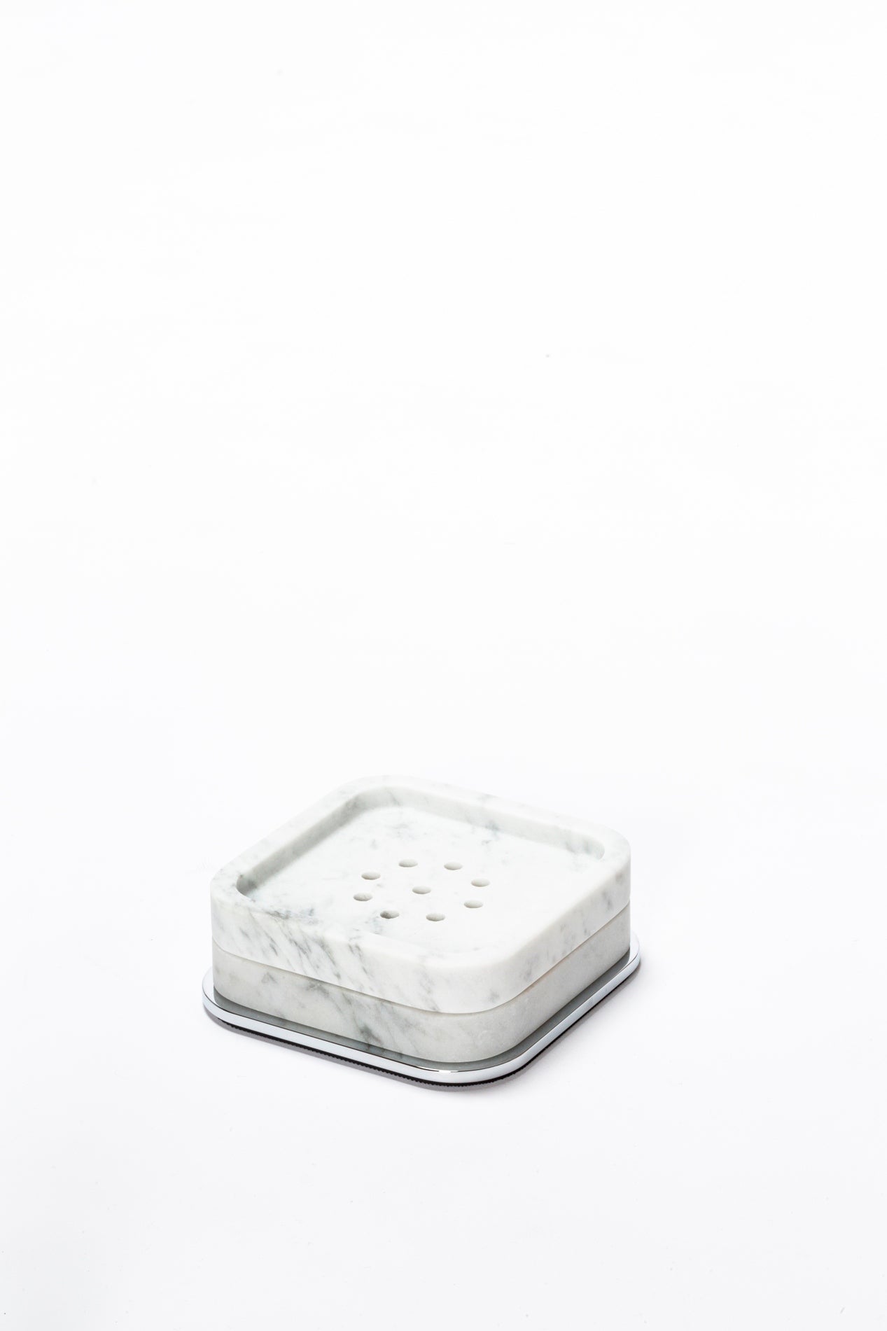Giobagnara Polo Marble Square Soap Bowl | Marble Structure with Brass Base Frame | Non-Slip Waterproof Rubber Base | Part of Polo Marble Bathroom Set | Iconic Silhouette with Rounded Corners | Unique and Exclusive Design | Explore the Polo Marble Bathroom Collection at 2Jour Concierge, #1 luxury high-end gift & lifestyle shop