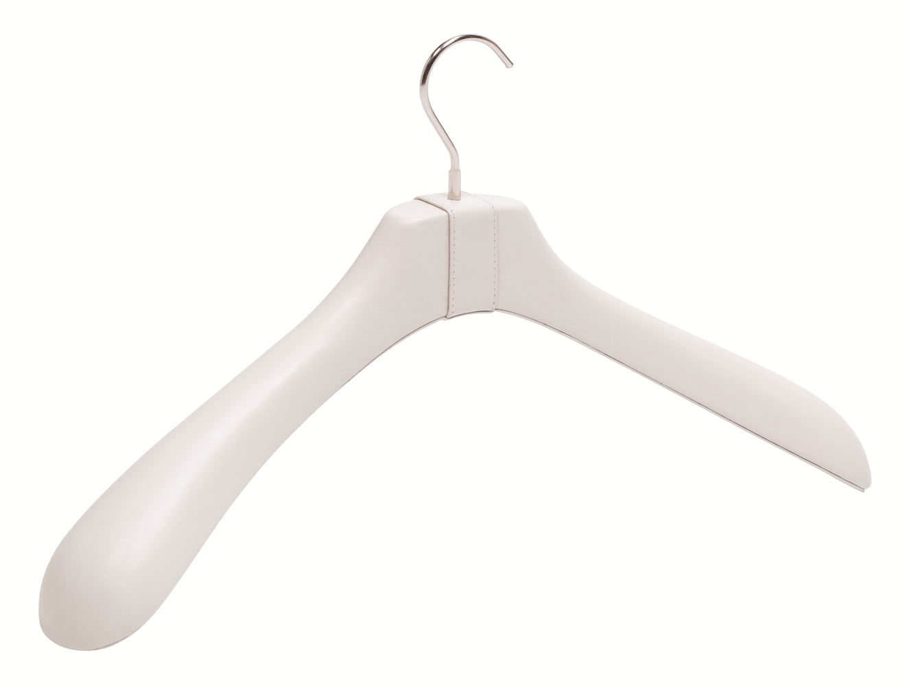 Klassischer, lederbezogener Kleiderbügel aus Holz