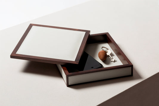 Giobagnara Milano Trinket Box | Maple structure with embedded leather and removable lid featuring a padded surface | Home Decor and Storage | 2Jour Concierge, your luxury lifestyle shop