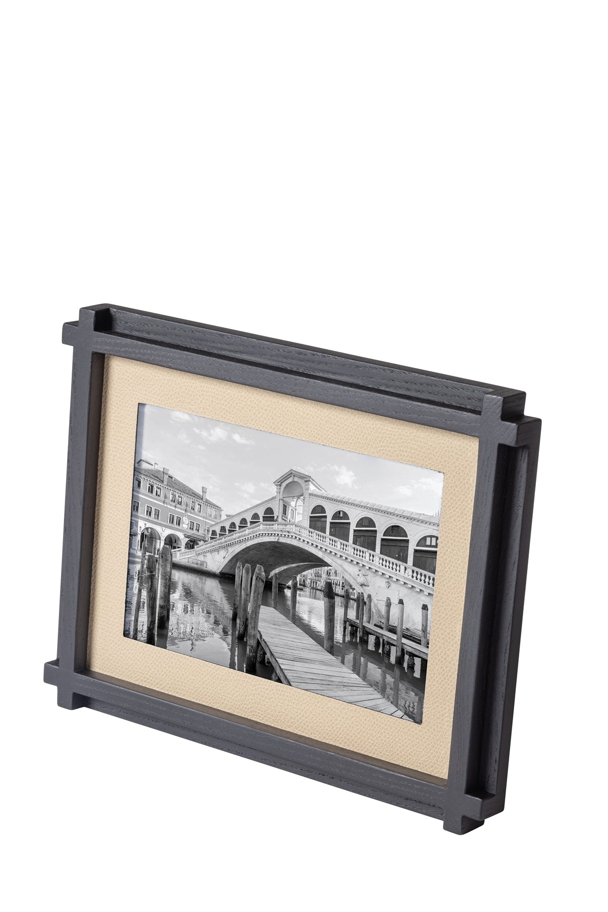 Giobagnara Structura Leather & Wood Picture Frame | Minimal design with distinctive "L" shaped corners | Combines wood and the finest Italian leather for perfect aesthetic balance | Magnetic back support allows for horizontal or vertical display | Elegant and versatile accessory | Home Decor and Accessories | 2Jour Concierge, your luxury lifestyle shop