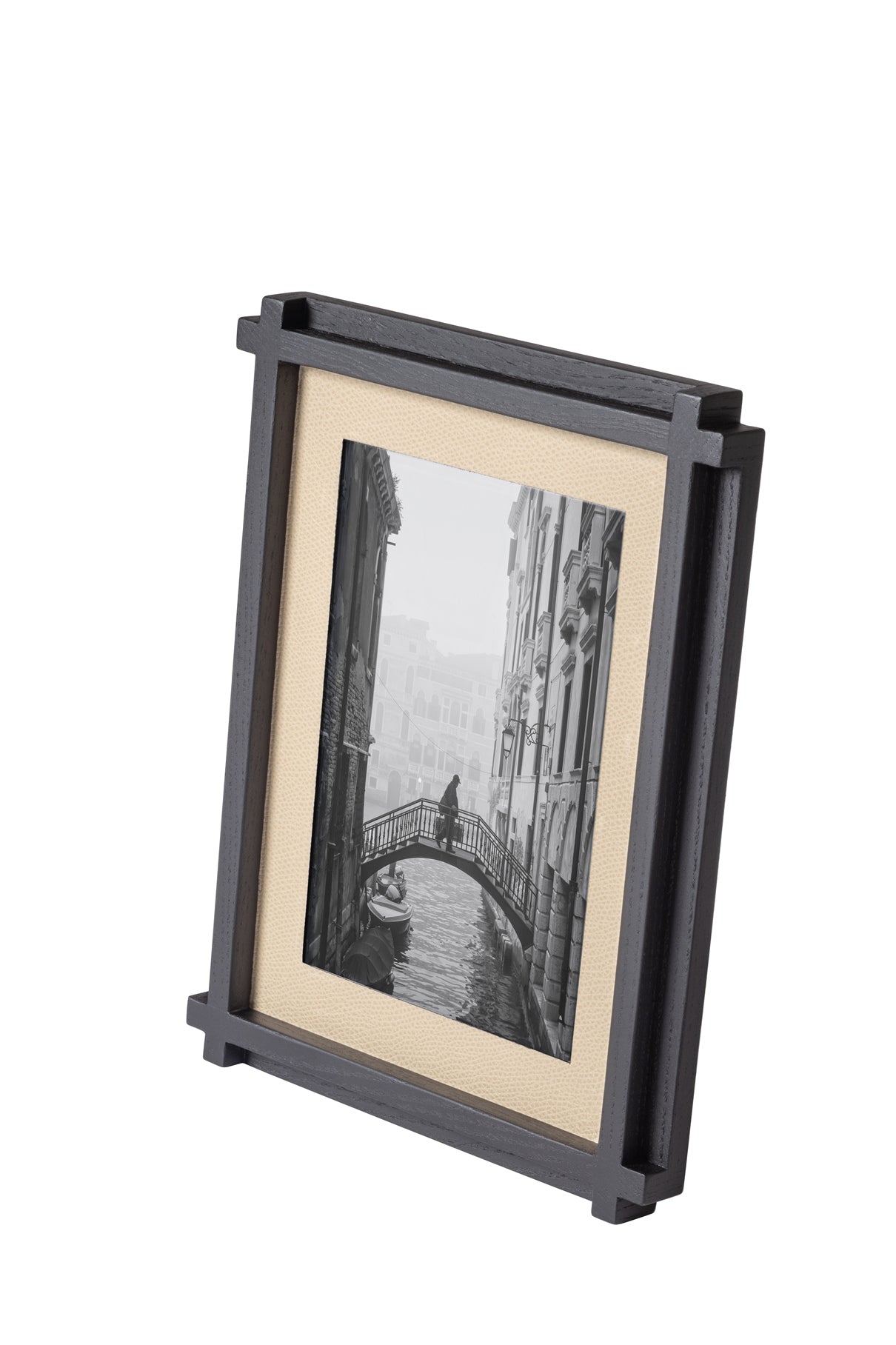 Giobagnara Structura Leather & Wood Picture Frame | Minimal design with distinctive "L" shaped corners | Combines wood and the finest Italian leather for perfect aesthetic balance | Magnetic back support allows for horizontal or vertical display | Elegant and versatile accessory | Home Decor and Accessories | 2Jour Concierge, your luxury lifestyle shop