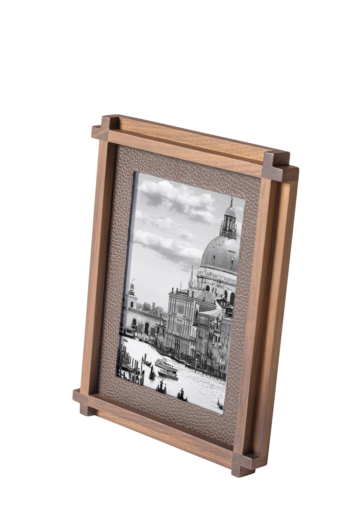 Giobagnara Structura Leather & Wood Picture Frame | Minimal design with distinctive "L" shaped corners | Combines wood and the finest Italian leather for perfect aesthetic balance | Magnetic back support allows for horizontal or vertical display | Elegant and versatile accessory | Home Decor and Accessories | 2Jour Concierge, your luxury lifestyle shop