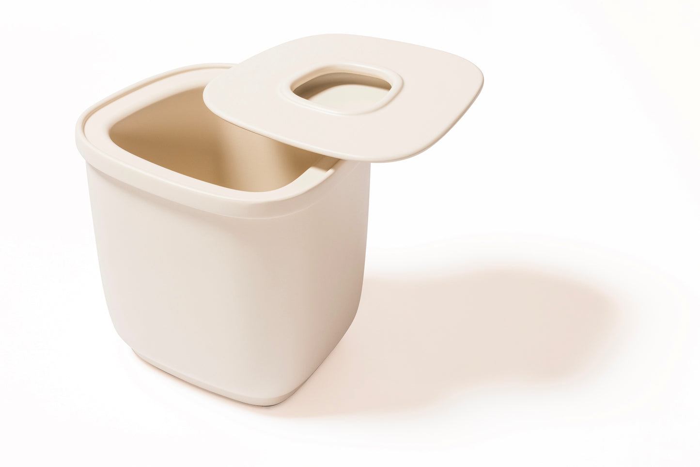 Giobagnara x Kelly Wearstler Maris Cast Aluminium Lidded Ice Bucket | Featuring an insulated double-chamber aluminum structure, this sleek ice bucket combines functionality with modern design, making it the perfect companion for your bar setup | Barware Accessories | 2Jour Concierge, your luxury lifestyle shop