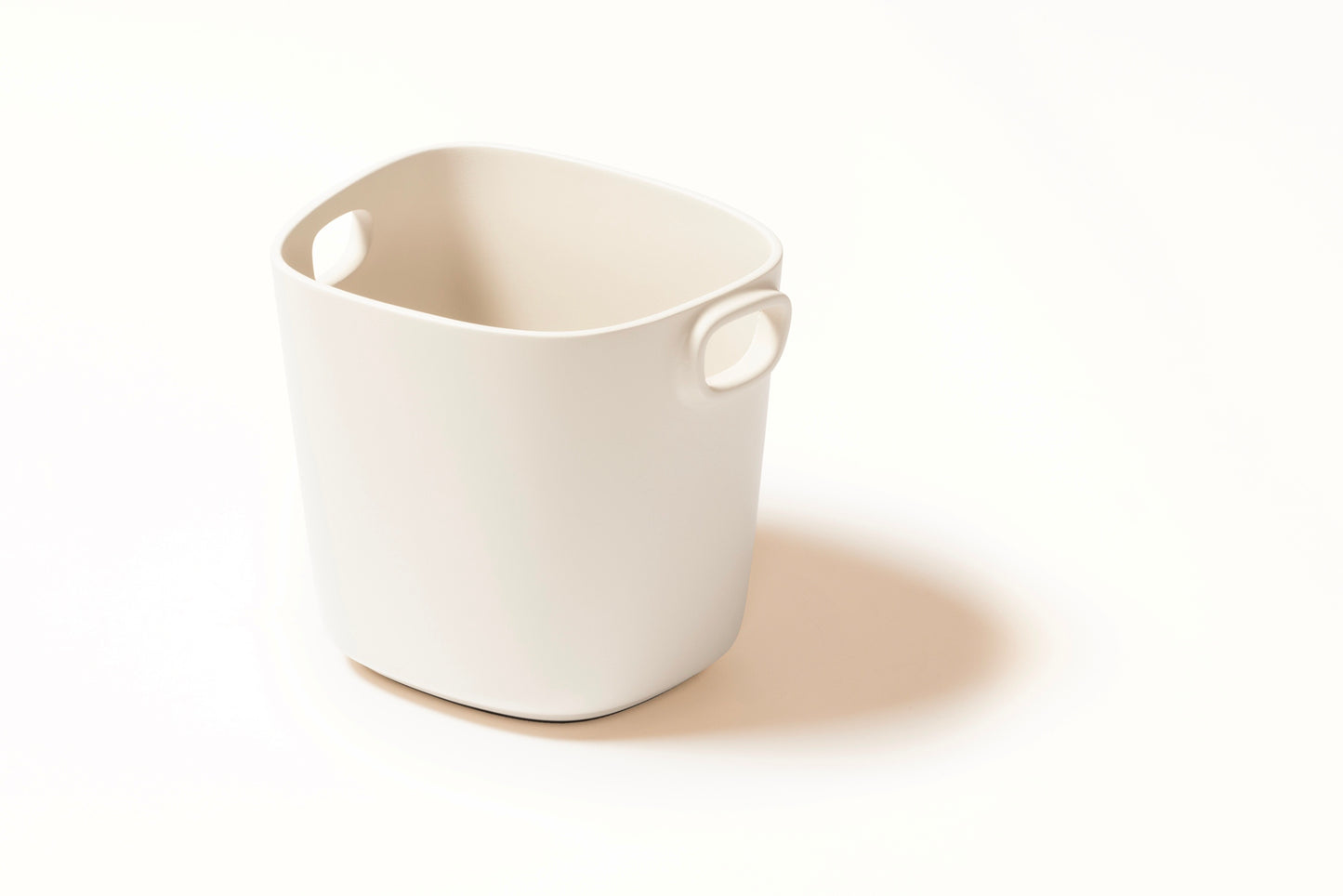 Maris Cast Aluminium Champagne Bucket | Giobagnara x Kelly Wearstler
Elegantly crafted sandblasted aluminium champagne bucket, available in various capacities to cater to your hosting needs. Perfect for a refined and modern entertaining experience. | Barware | 2Jour Concierge, your luxury lifestyle shop
