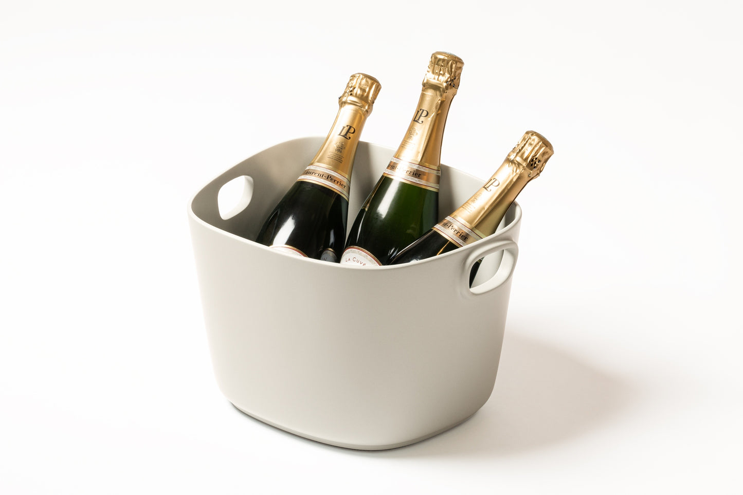 Maris Cast Aluminium Champagne Bucket | Giobagnara x Kelly Wearstler
Elegantly crafted sandblasted aluminium champagne bucket, available in various capacities to cater to your hosting needs. Perfect for a refined and modern entertaining experience. | Barware | 2Jour Concierge, your luxury lifestyle shop